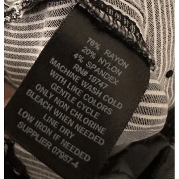 Liz Claiborne Bermuda Shorts Womens Small Black White Stripe Gold Buttons - Picture 6 of 6